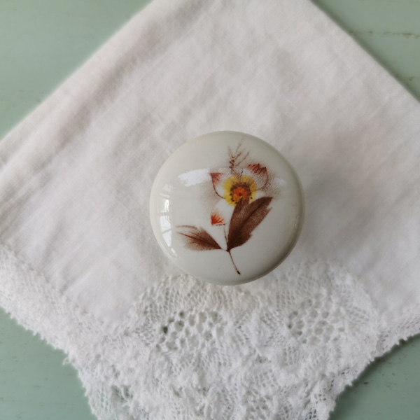 Bouton de meuble en porcelaine fleur vintage