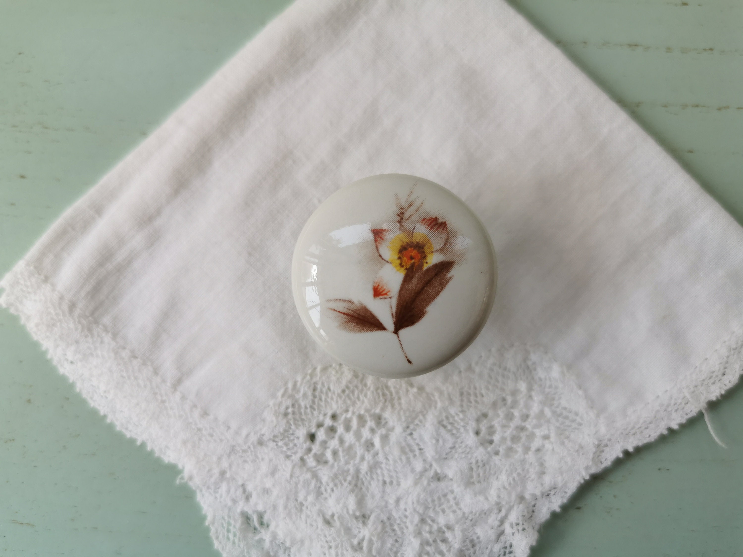 Bouton de Meuble en Porcelaine Fleur Vintage