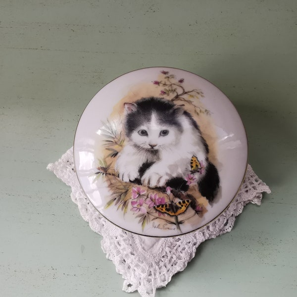 Boîte ronde chaton en porcelaine japonaise vintage