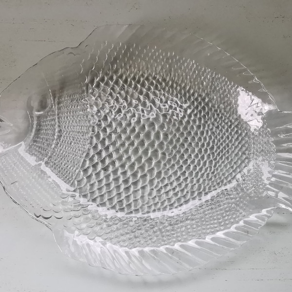 Assiette poisson en verre moulé Pasabahce vintage