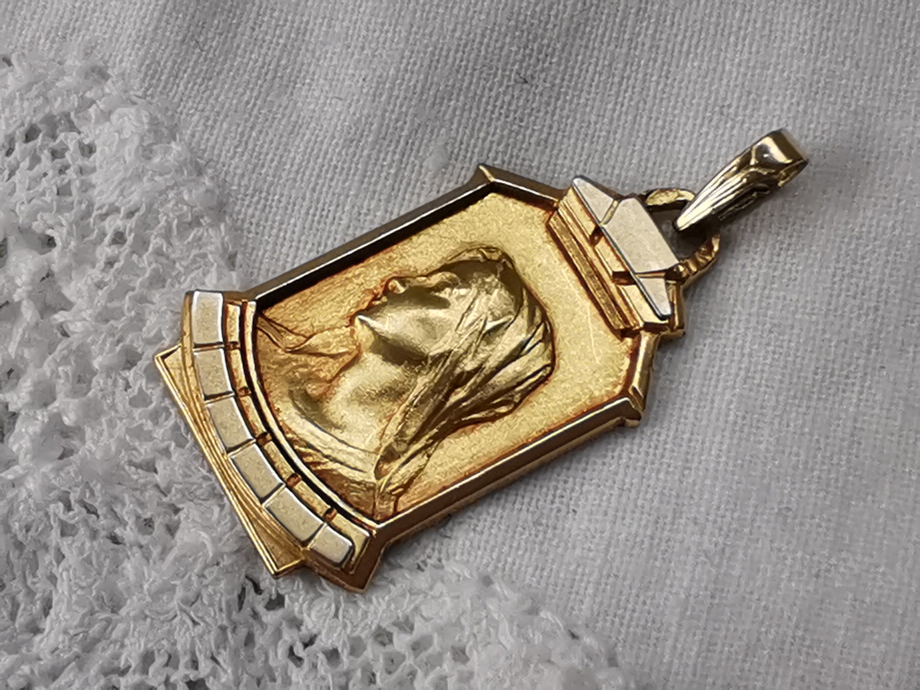 Médaille Vierge Or 18K