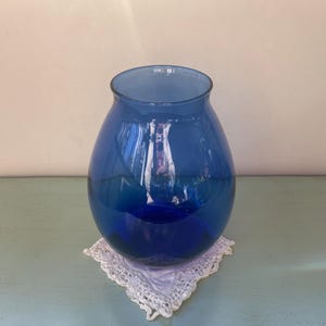 Vaso in vetro blu cobalto vintage