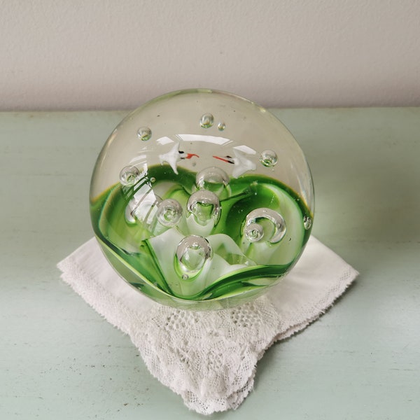 Boule sulfure verre vert oiseaux blancs vintage