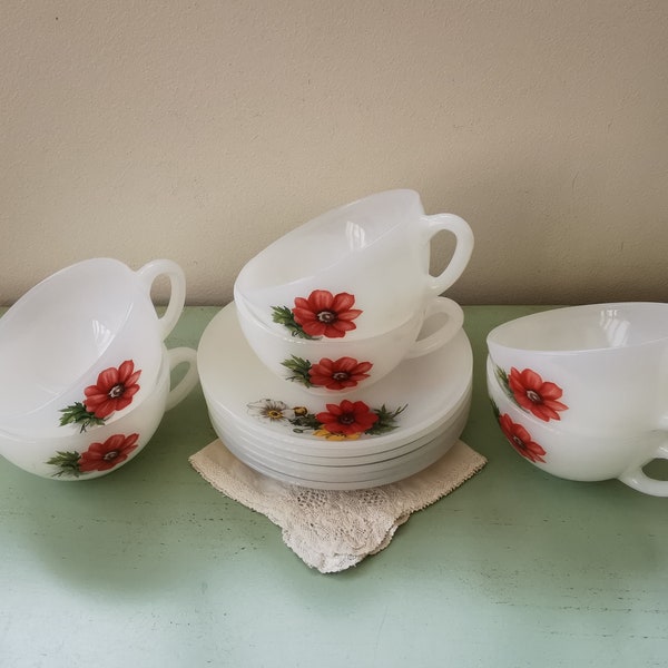 6 Tasses à café et sous-tasses opaline Arcopal vintage