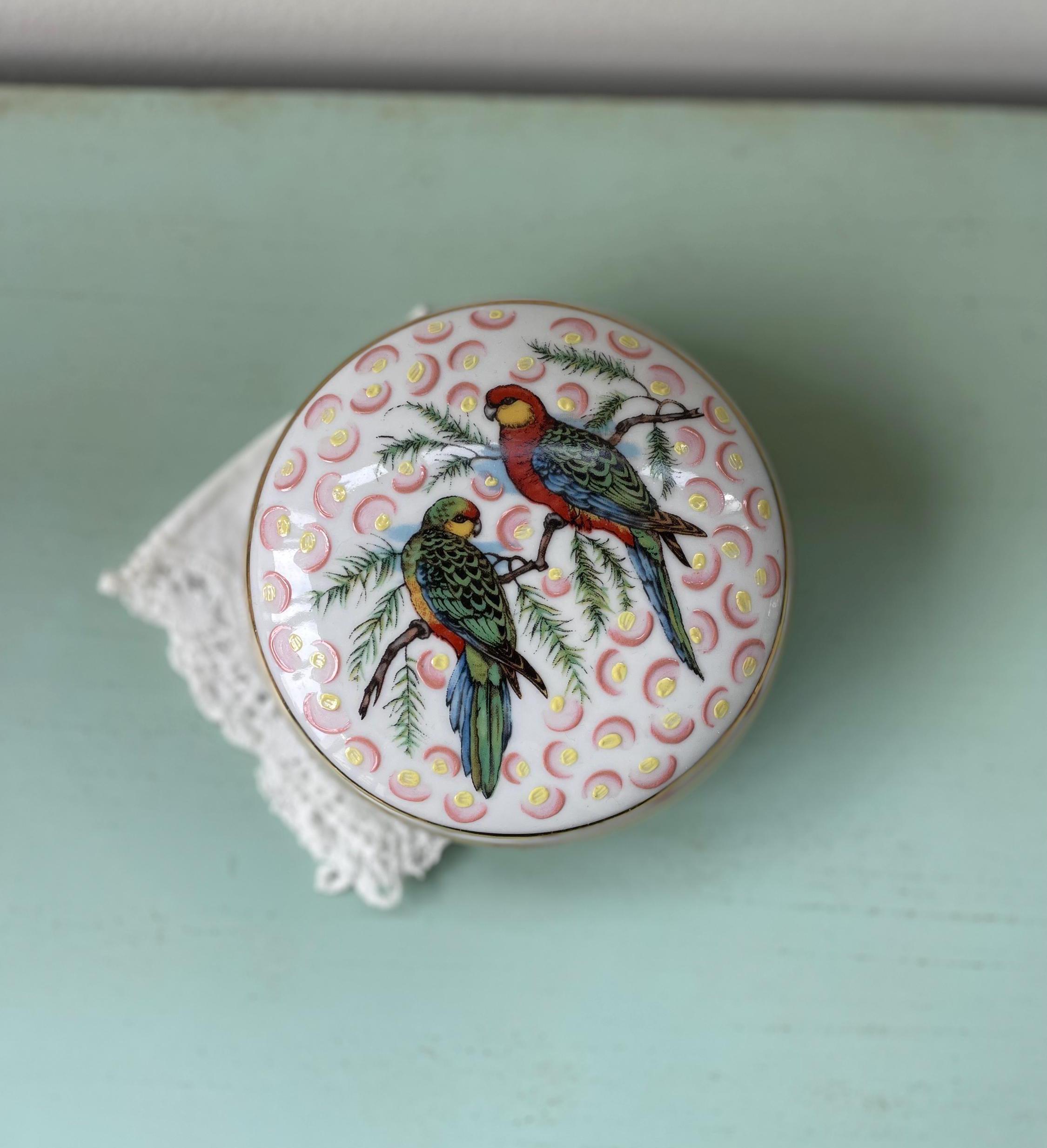 Grand Plat Ancien Céramique - Motif Perroquet Et Fleurs Avec Dorure - Vintage