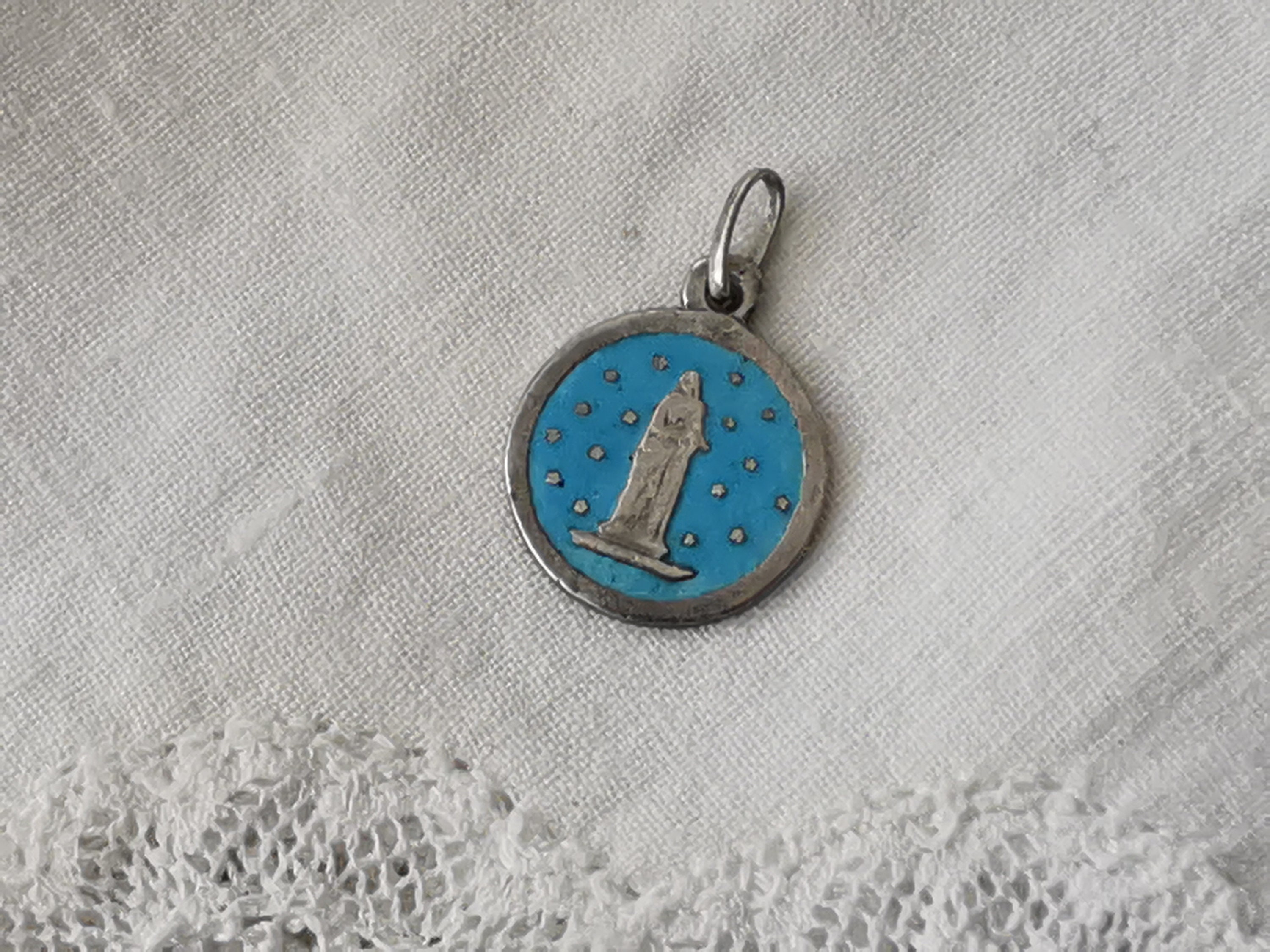 Petite Médaille Vierge Émail Bleu Argent Ancienne