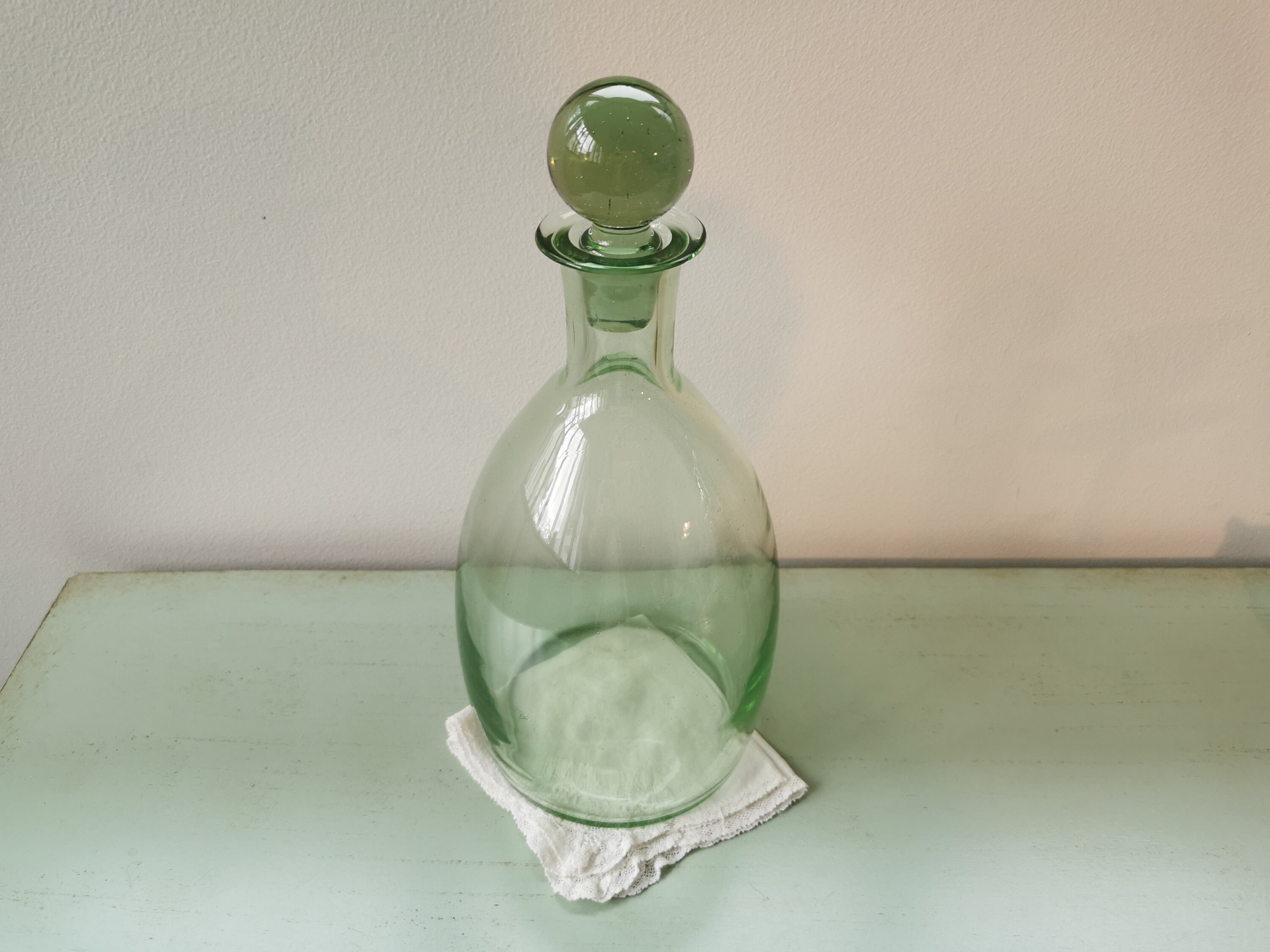 Carafe en Verre Vert Pâle Bouchon Rond Vintage