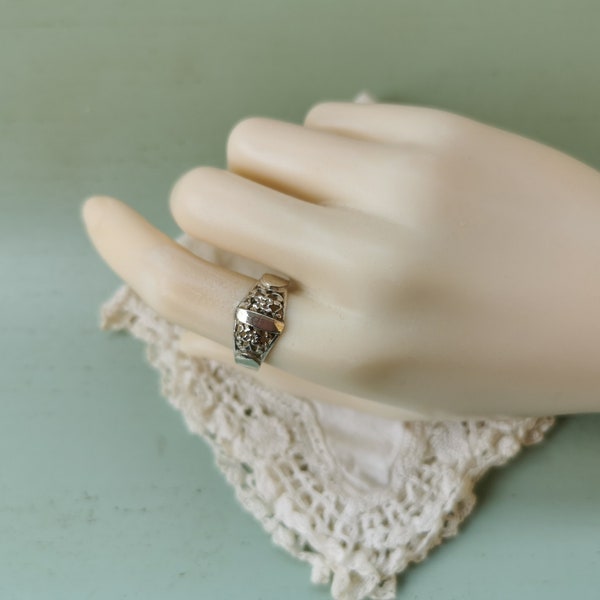 Bague fleurs en argent 800 vintage