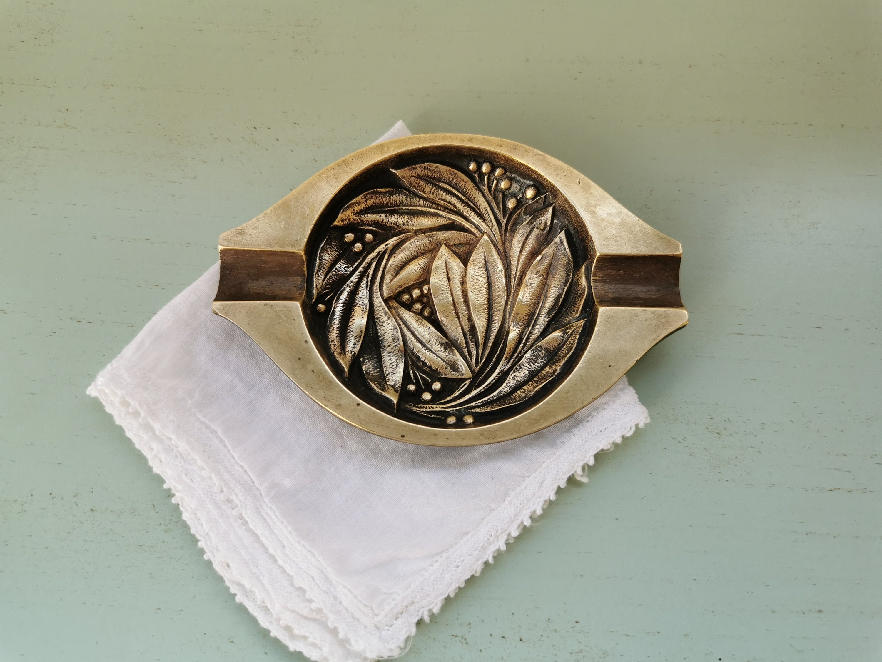 Cendrier Lauriers en Bronze Signé Thomas