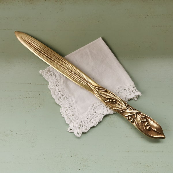 Coupe-papier/ouvre-lettres muguet en bronze Art nouveau