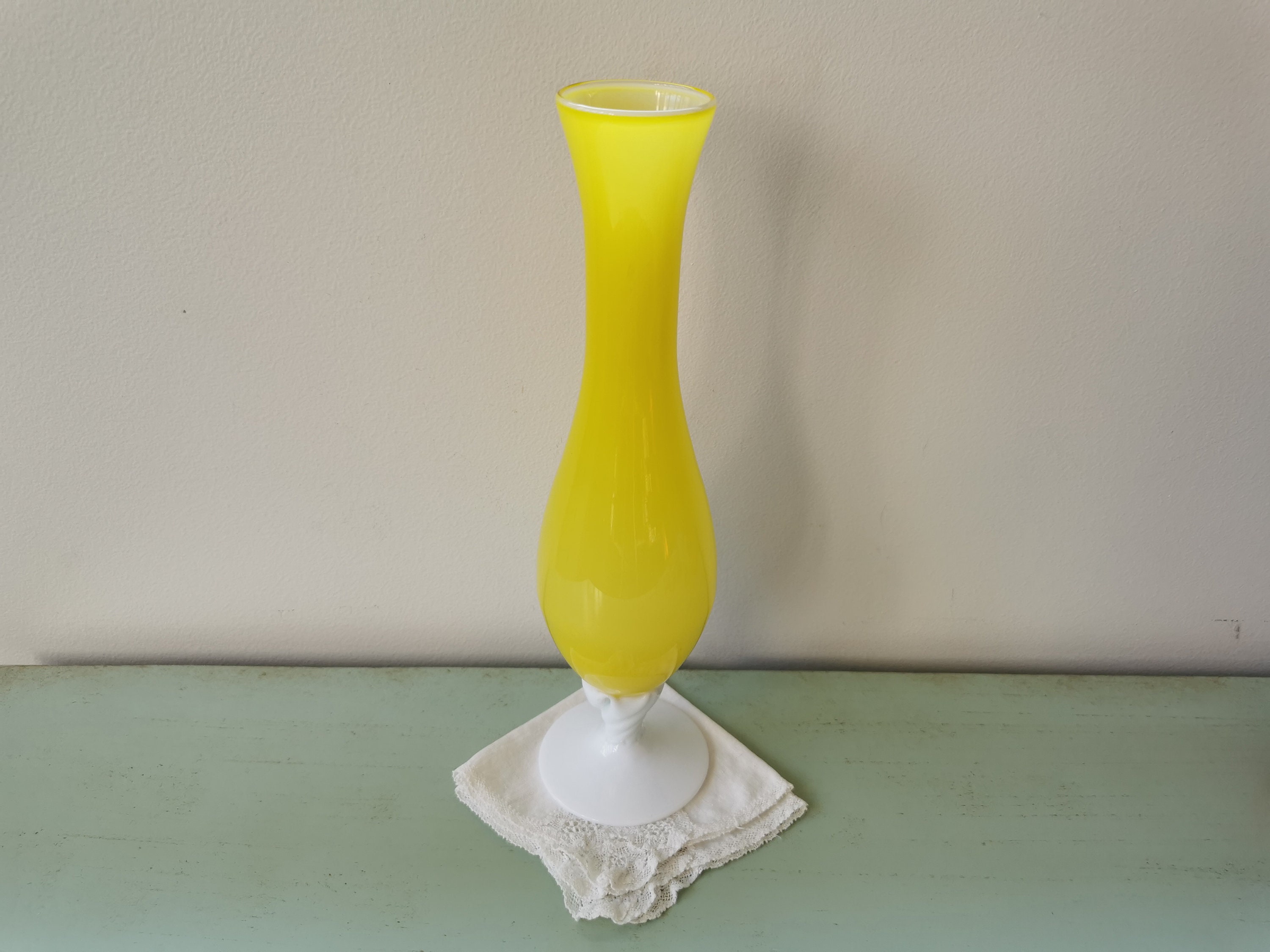 Vase Soliflore Opaline Jaune et Blanche Vintage