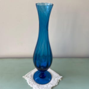 Vaso in vetro blu vintage