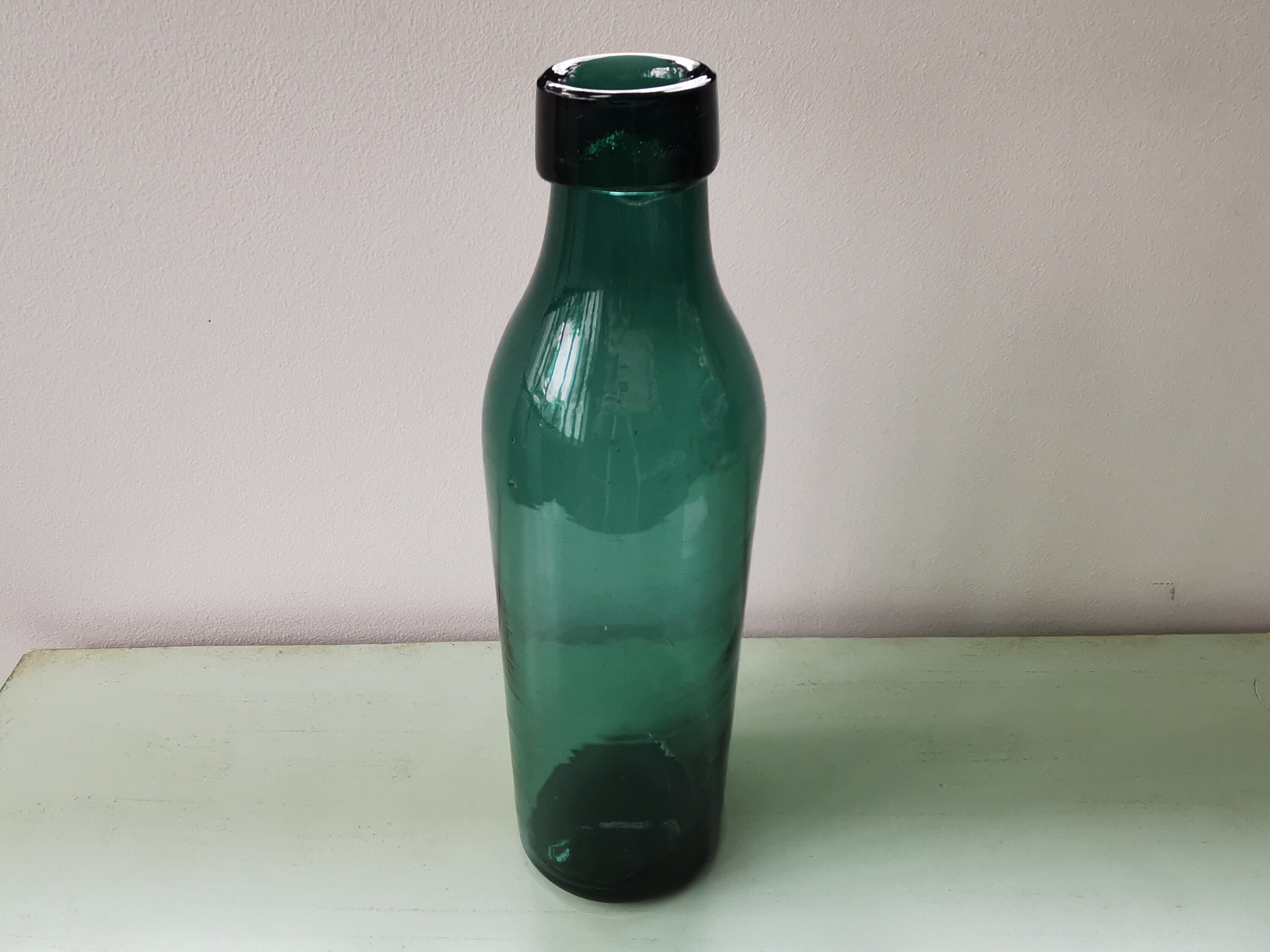 Bouteille en Verre Vert Canard Vintage