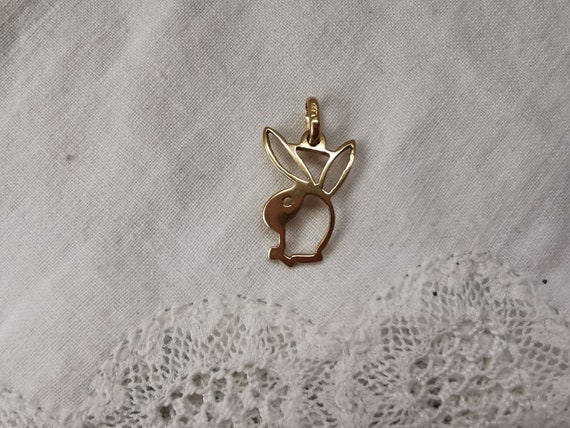 Playboy 18-karat vintage gold bunny pendant