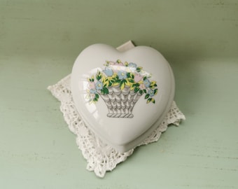 Heart box basket of flowers Limoges porcelain vintage Corot site