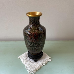Braune, cloisonné-emaillierte Kupfervase mit tausend Blumen