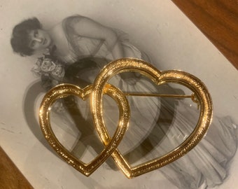 Original vintage hearts brass brooch in gold tone - Deadstock (never worn) perfect for Valentine's
