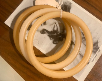 Set of 3 Vintage Bangles early plastic original from 1940's and never worn in peach - light yellow tones - instant set