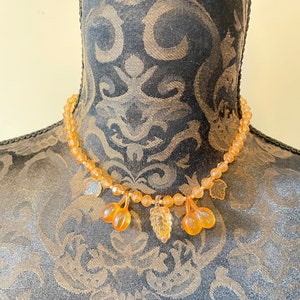 Fun 1950&#39;s Fruit and Leaves necklace - Original Vintage Costume Jewellery in clear orange