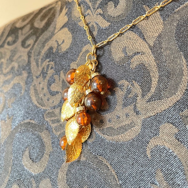 Elegant golden necklace choker with golden leaves and brown droplets - statement costume jewellery - vintage and original never worn