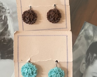 Flower earrings 1950's vintage original in its packaging and beautiful condition - never worn - turquoise blue and brown - costume jewellery