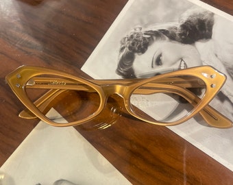 Unique cat-eye glasses late 50's-early 60's Original in caramel tone- Made in France - Deadstock (never worn)