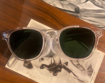 Fantastic and Original Vintage Deadstock (never used) sunglasses in clear with green lenses 1940s style - with side plastic protections