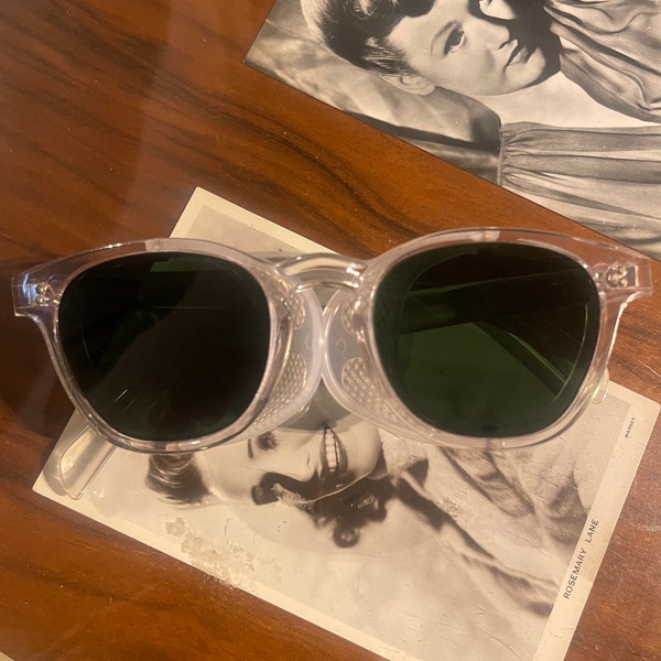 Fantastic and Original Vintage Deadstock (never used) sunglasses in clear with green lenses 1940s style - with side plastic protections