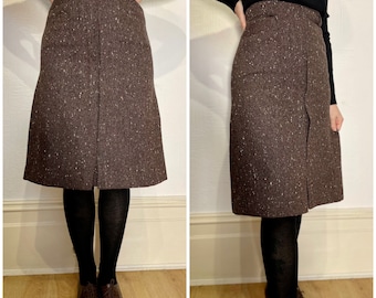 Beautiful 1940's Vintage and Original A line skirt in brown wool with cream and red speckles "Sigmund Eck" label waist 26"- UK 8