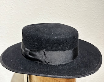 Beautiful Original Vintage women’s Spanish Hat in fur felt from TONAK factory with black ribbon size 55 cm DEADSTOCK (never worn)