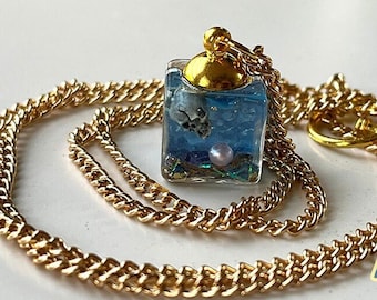 Gelatinous Cube Kinetic Pendant Necklace- Handmade Moving TTRPG-Inspired Accessory with Real Liquid