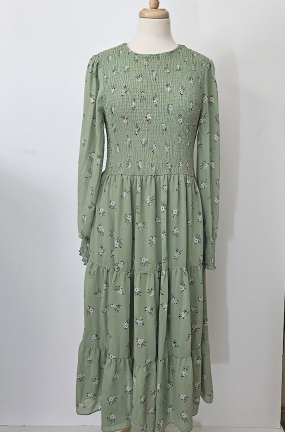 Suzy Shier - Green Floral Maxi Dress - Boho Smocked Waist Line - Size Medium- Large