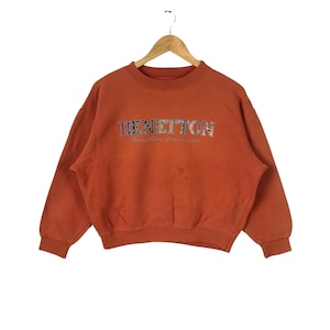 Rare!!! Vintage UNITED COLORS Of BENETTON Made In Italy Embroidery Flower Logo Crewneck Croptop Sweatshirt Small Size