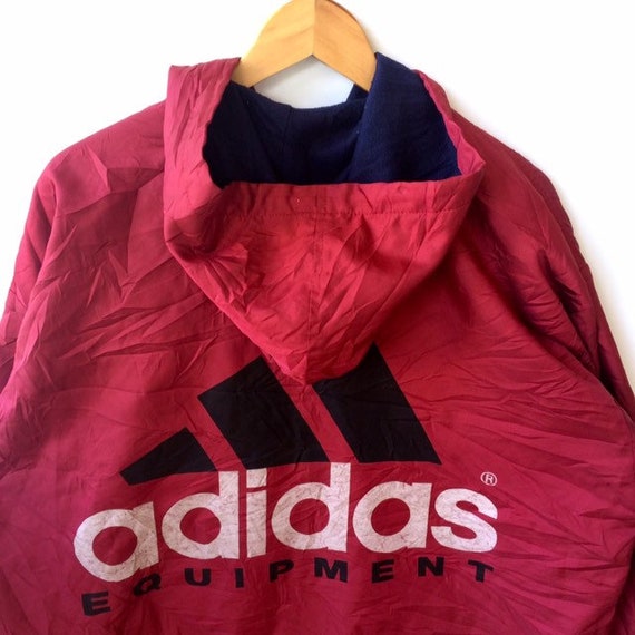 Drie strepen De beroemde ADIDAS THREE STRIPES Impossible Is Drie strepen De beroemde ADIDAS THREE STRIPES Impossible Is