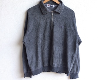 ¡Excepcional! Sudadera vintage FILA con cuello y media cremallera, talla grande, color gris.