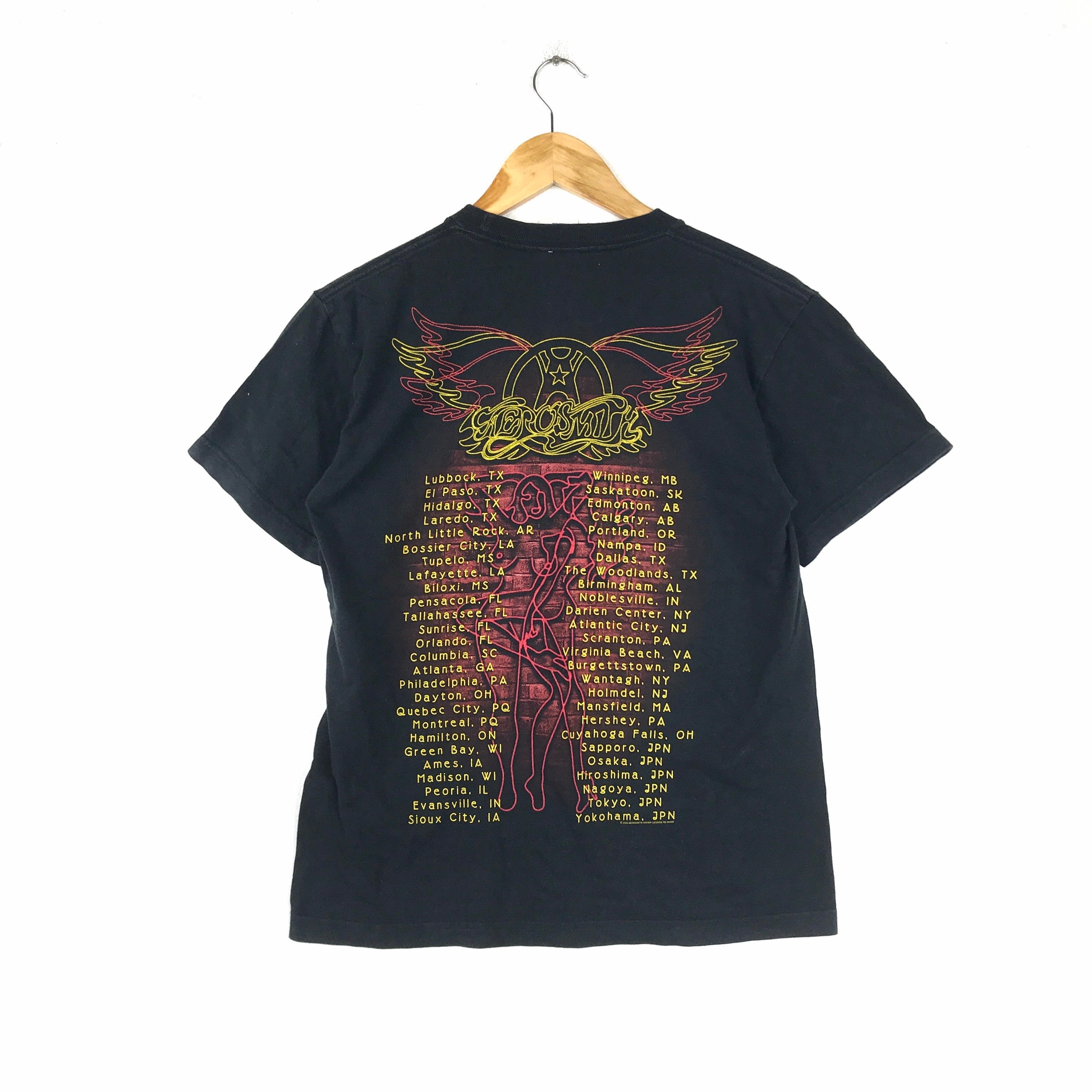 2004 Tour!!! Vintage Band Tee AEROSMITH TOUR 2004 Under