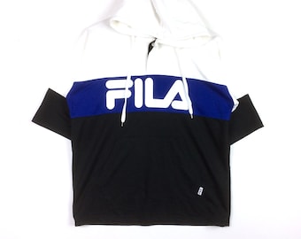 ¡Excepcional! Sudadera vintage FILA BIELLA ITALIA con capucha y logo grande, tricolor, talla mediana, manga corta.