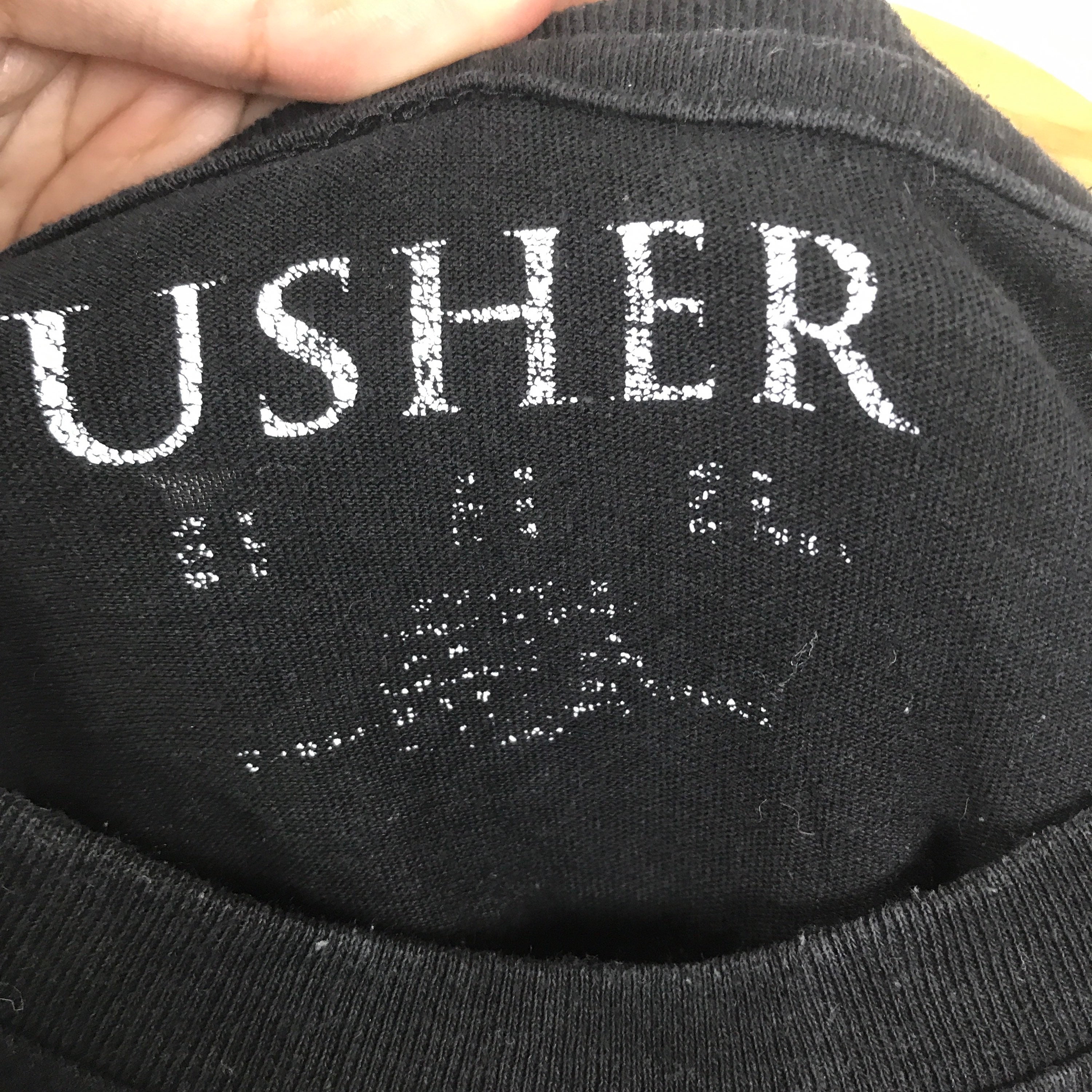 アメリカのシンガーソングライター!!! 有名なUSHER MY WAYアルバムT