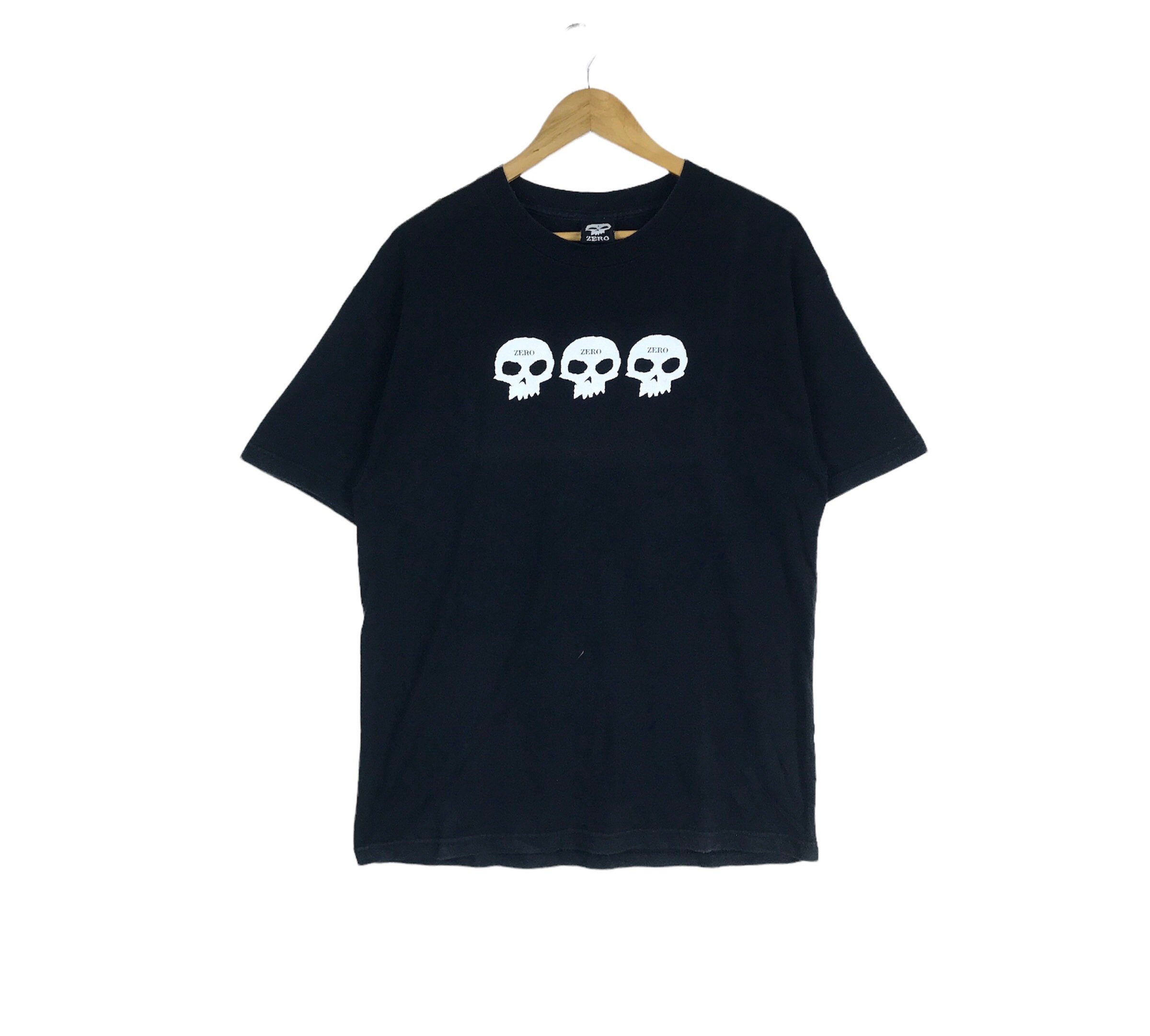 Skateboarding!!! Vintage 90s ZERO SKULL SKATEBOARD T-Shirt Large 