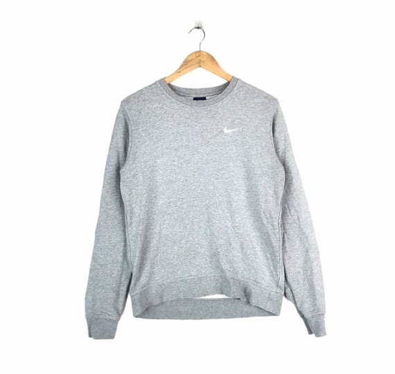 Nike sweatshirt center logo sale