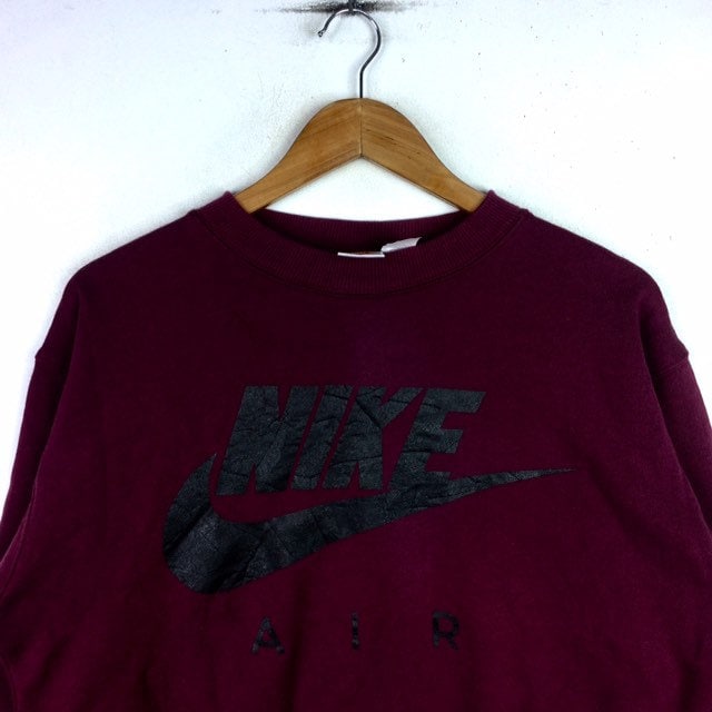 Maroon nike crewneck 2025