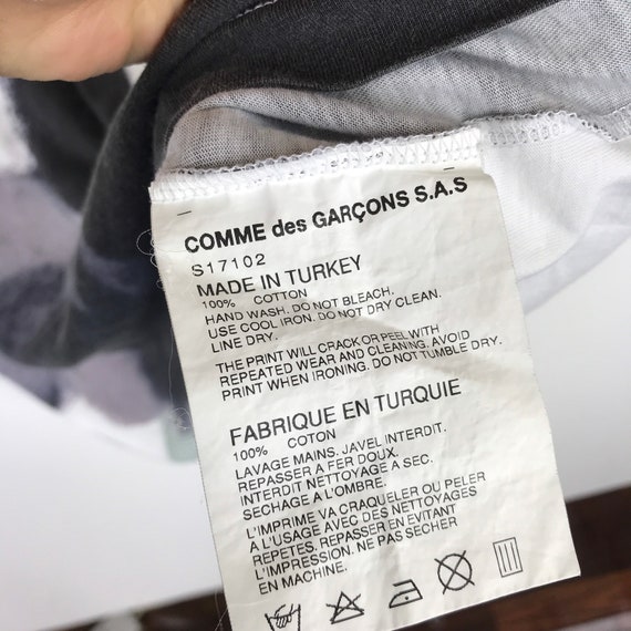 Comme des garçons traductor italiano español 2025