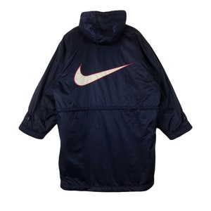 Tennis!!! Vintage NIKE SWOOSH SPORTSWEAR Big Logo Long Jacket Dark Blue Colour Large Size