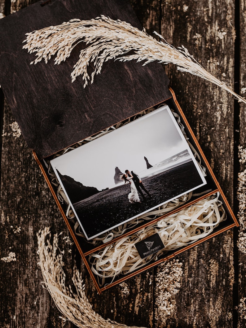 4x6 wooden photo box and custom flash drive Wedding photo box for 15x10 cm prints image 7