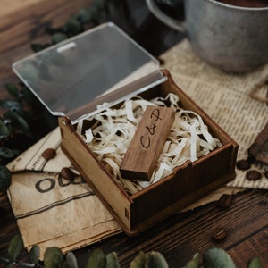Custom wooden USB box with organic glass lid | Engraved USB box with 3.0 fast USB flash drive 8, 16, 32, 64 gb