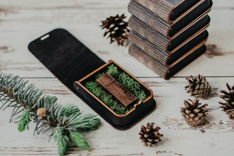 10 USB boxes with wooden 3.0 USB flash drive optional USB box with decorative moss filling Black
