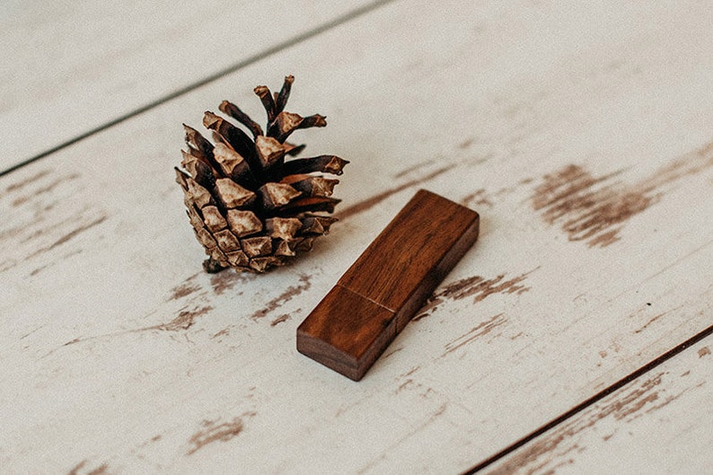Personalized USB Thumb Drive Custom Photography Wedding USB Drive 5 Fast 32GB Walnut Wood 3.0 USB Flash Drive