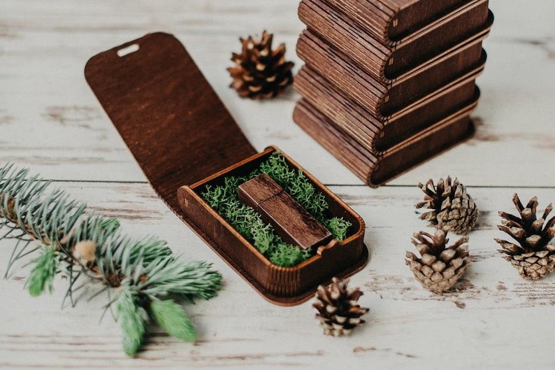 10 USB boxes with wooden 3.0 USB flash drive optional USB box with decorative moss filling Walnut