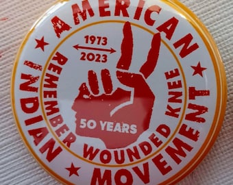 2er SET AIM Pins 50 Jahre Jubiläum der Okkupation von Wounded Knee
