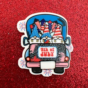 5 pièces Camion rempli de gnomes, feux d'artifice, fusée, camion vintage, Amérique, drapeau des États-Unis, plats à dos plats en résine, cabochon, breloque, nœud au centre, dos plat
